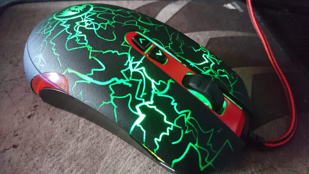 Redragon – Souris Lavawolf et tapis Contact L